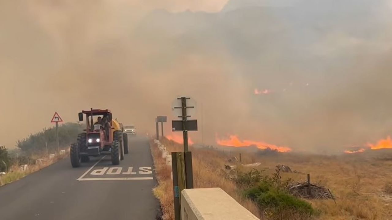 Footage Firefighting Efforts Continue In Cape Winelands