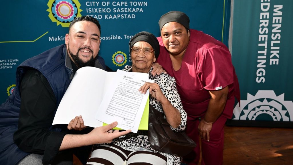Cape Town delivers title deeds to residents of Hanover Park