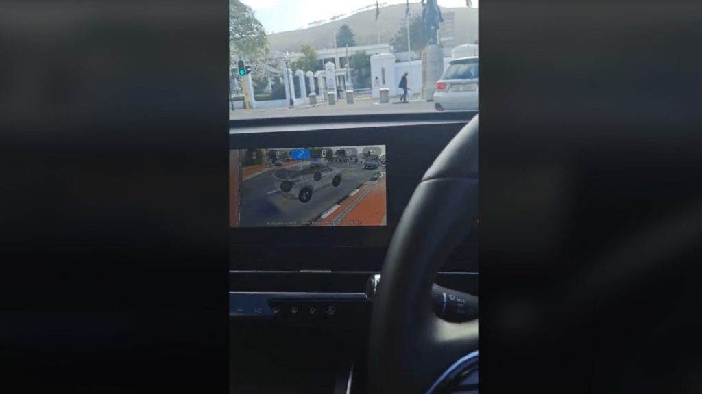 Watch: TikToker snaps SA’s attention with new Omodo car camera