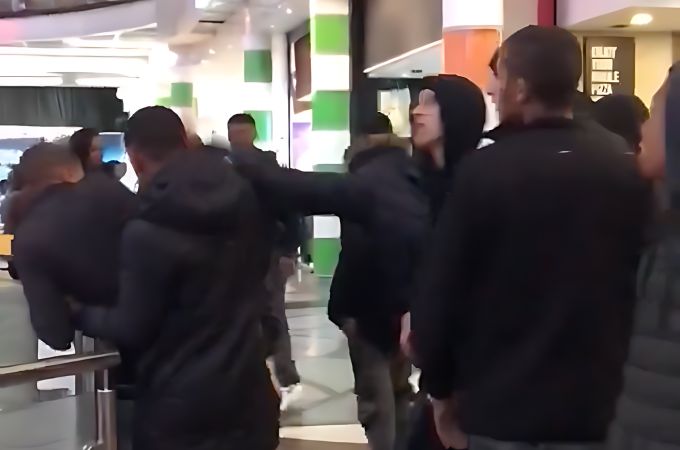 Footage: Teen injured after Canal Walk gang attack