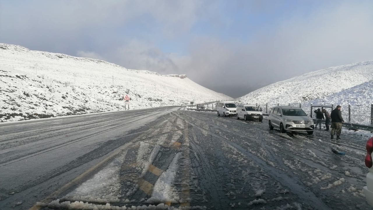 Snow blankets Montagu to Worcester amid Cape Town's heavy rainfall