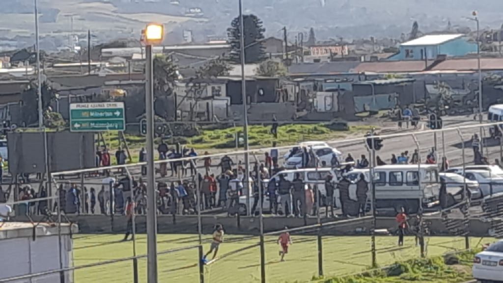 Protest at Lavender Hill forces Grassy Park roads to be closed