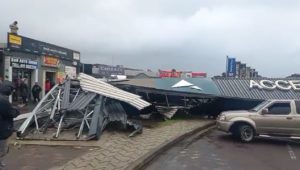 Access Park main entrance closed after structure falls over