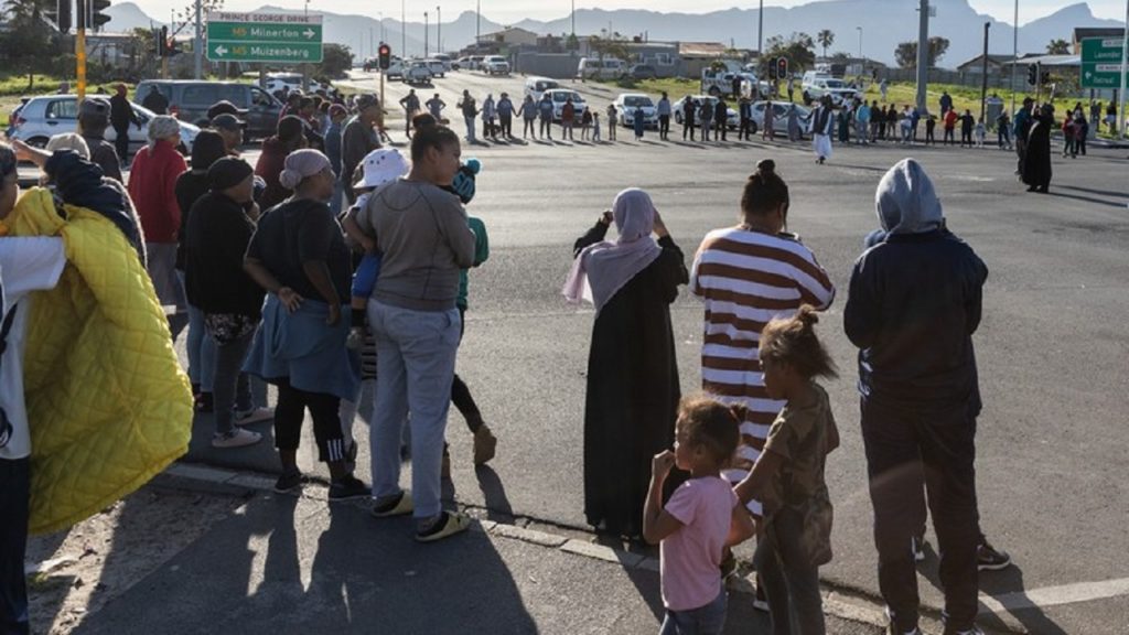 Cape Town electricity protest brings traffic to a halt