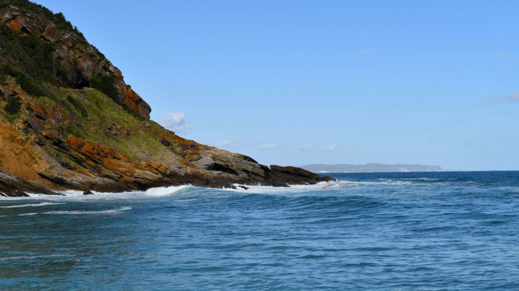 Teen’s body found at Victoria Bay, search for another swimmer continues